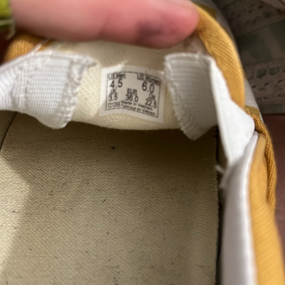 Size 6 vans - Picture 6 of 6
